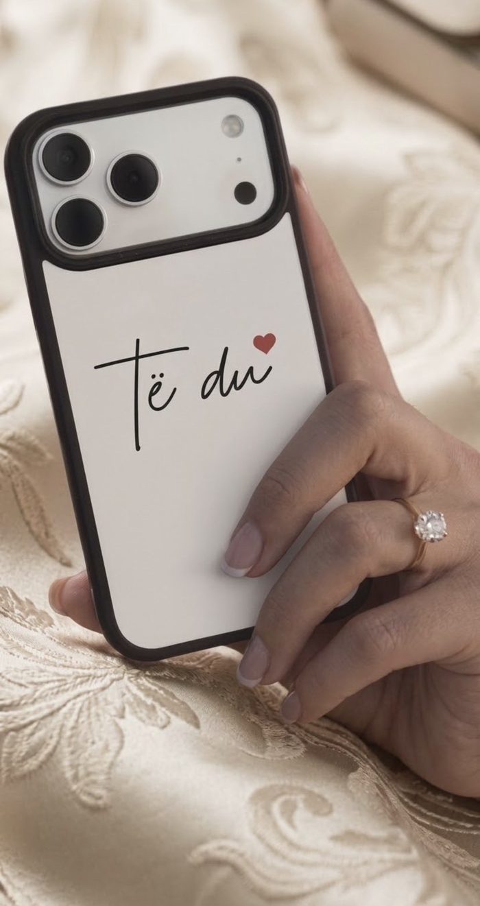Case telefoni me tekst 'Të du'